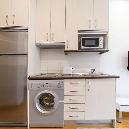 Apartamentos Gran Via Madrid Esterno foto